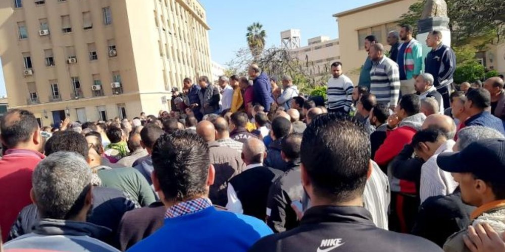 Egypt: security detains Ghazl El Mahalla workers cause of their Strike, and management issues dismissal warnings for them.